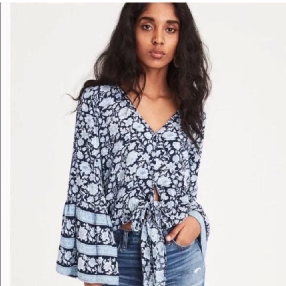 American Eagle Boho Floral V-Neck Tie-Front Bell Sleeve Top Navy/Light Blue NWT